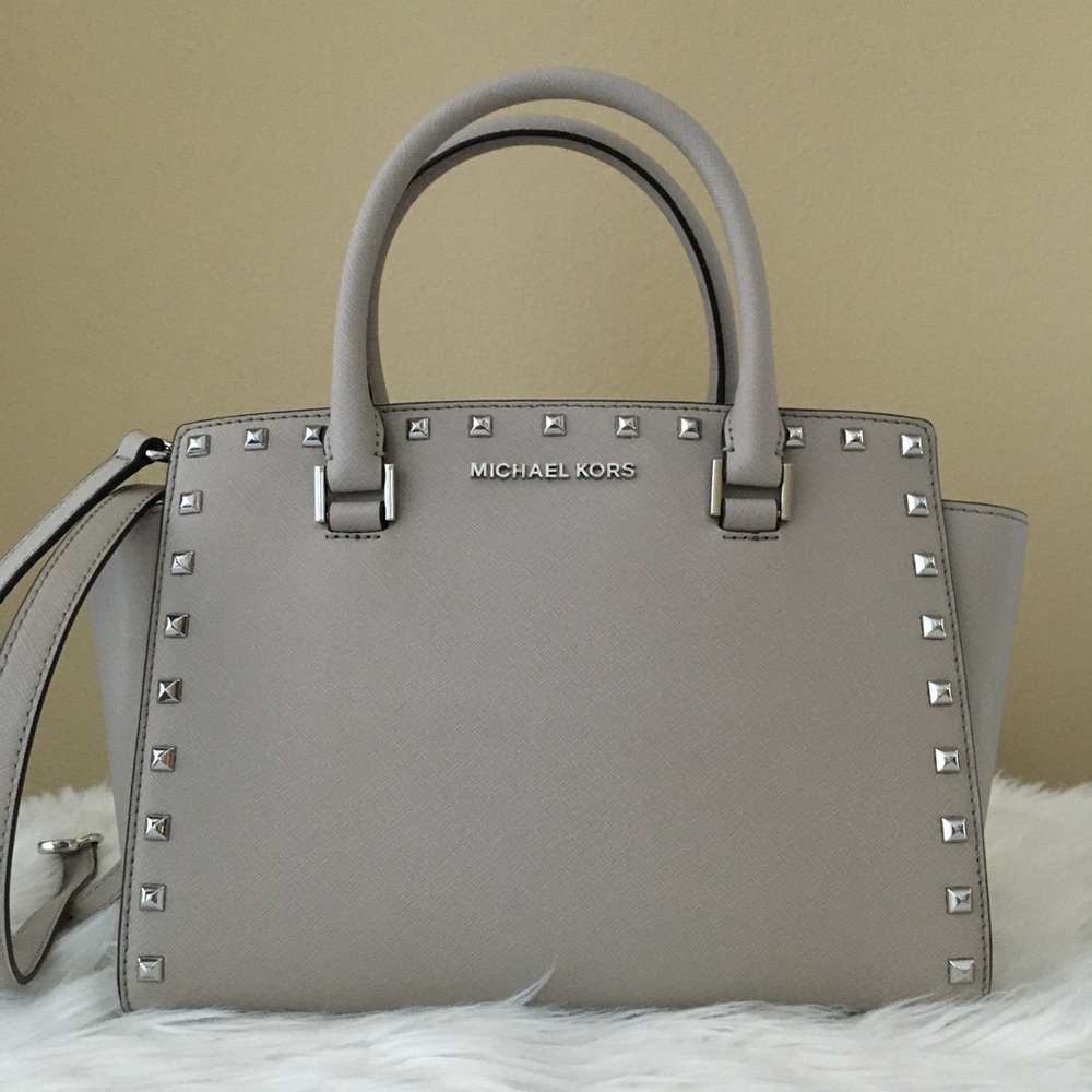 Last one✨Michael Kors MD studded Selma Satchel - Picture 1 of 8